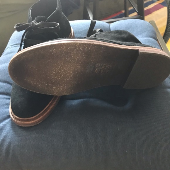 John Varvatos
Zander Chukka Boot - Picture 2 of 3